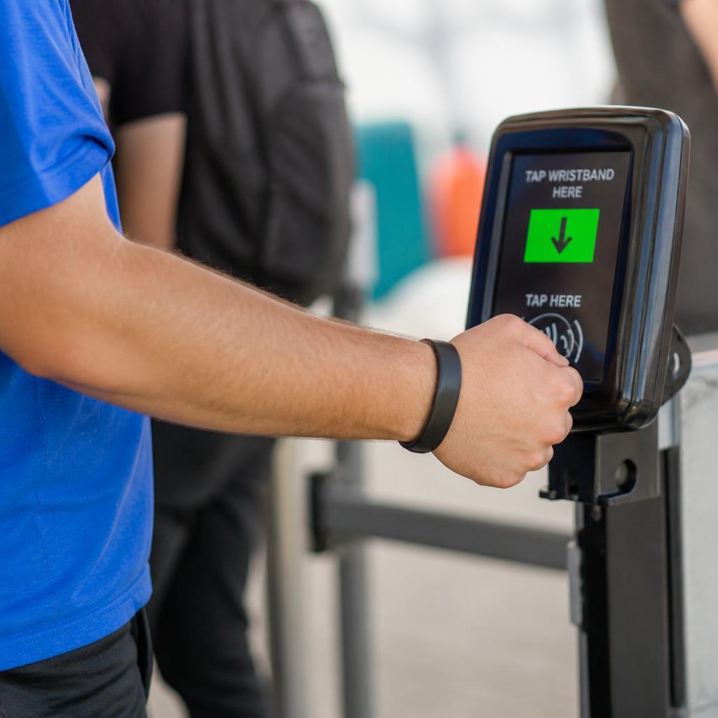 NFC-armband i användning